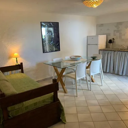 6 Bed In