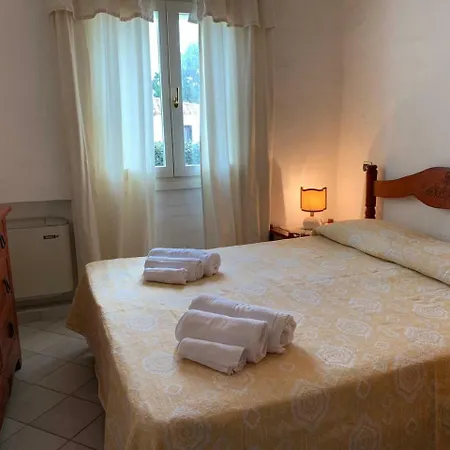6 Bed In Apartament Baja Sardinia